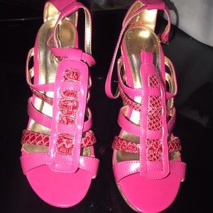 Pink wedges